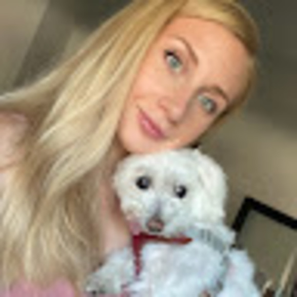 Meet your Posher, Christina - Picture 1 of 1